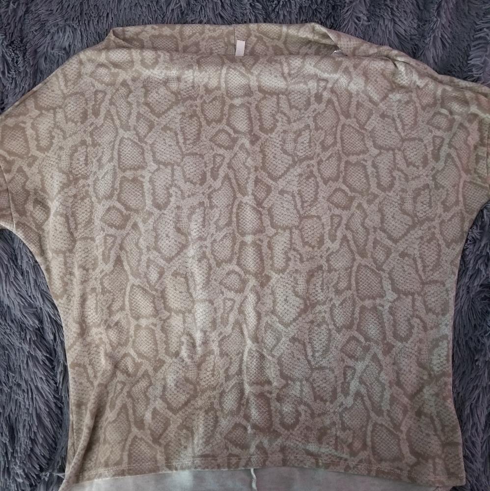 Snake skin plus size top